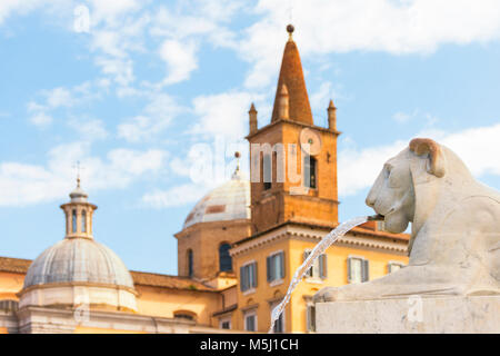 Italia, Roma, gargoyle di fronte a Santa Maria del Popolo Foto Stock