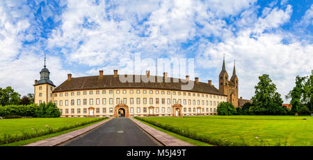 In Germania, in Renania settentrionale-Vestfalia, Hoexter, Westwork carolingia e Civitas Corvey Foto Stock