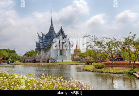 SAMUT PRAKAN, Thailandia, Marzo 6, 2017 - Sanphet Prasat Palace di Ayutthaya in città antica Park, Muang Boran, Samut Prakan provincia, Thailandia Foto Stock