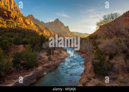 Tramonto sul fiume vergine nel Parco Nazionale di Zion Foto Stock