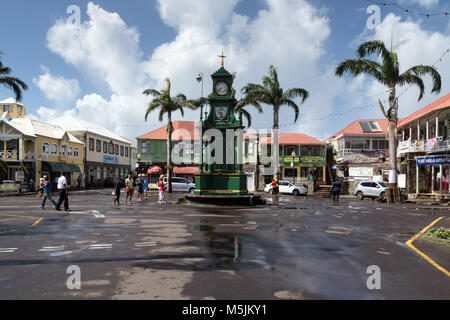 Il Berkeley Memorial Clock domina il Circus in Basseterre pn l isola caraibica di St Kitts Foto Stock