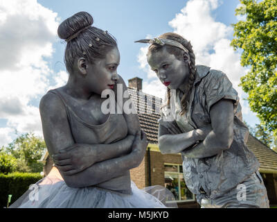 Le statue viventi Festival è stata celebrata nel villaggio olandese di roldo, nella provincia di Drenthe (Paesi Bassi). Il Festival contati con arou Foto Stock