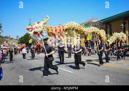 Il Capodanno cinese 2018 in China Town di Los Angeles, Ca. viene celebrata con parate, la folla e festeggiamenti. Foto Stock