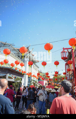 Il Capodanno cinese 2018 in China Town di Los Angeles, Ca. viene celebrata con parate, la folla e festeggiamenti. Foto Stock