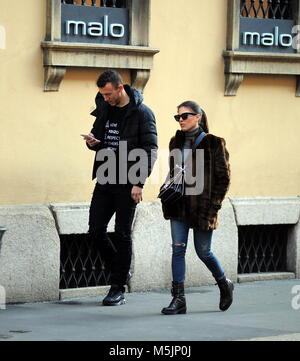 Calciatore croato Ivan Perišić e sua moglie arrivare nel centro della città per fare un po' di shopping a Stella McCartney quindi i due andare a pranzo al Salumaio di Montenapoleone con: Ivan Perišić, Josipa Perišić Dove: Milano, Italia Quando: 23 Gen 2018 Credit: IPA/WENN.com * * disponibile solo per la pubblicazione in UK, USA, Germania, Austria, Svizzera** Foto Stock