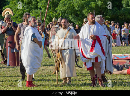 AQUILEIA, Italia - 18 Giugno 2017 : antica Magistrati romani dopo la battaglia finale presso il locale annuale rievocazione storica Foto Stock