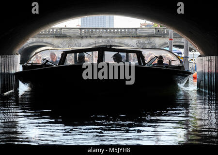 Marmorbroen (Ponte di marmo) su Frederiksholm Kanal su Slotsholmen (Castello isolotto) nel centro di Copenhagen, Danimarca, 6 agosto 2015. © Wojciech Strozyk / Foto Stock