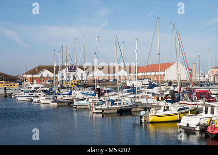 Yacht ormeggiati nel porto turistico, Hartlepool, Cleveland, England, Regno Unito Foto Stock