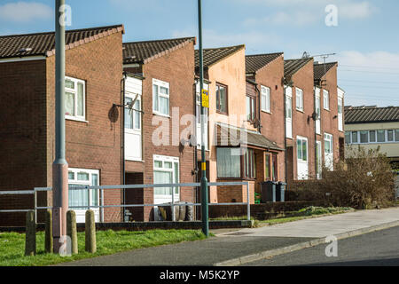 Fila di 1970s UK consiglio case, Kings Heath Birmingham Regno Unito Foto Stock