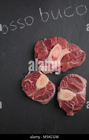 Tre tagli di carne di vitello Ossobuco di gambi Foto Stock
