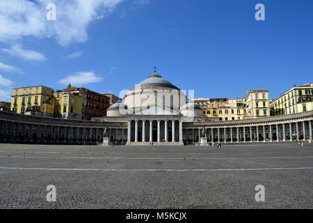 Piazza del Plebiscito a Napoli, Italia Foto Stock