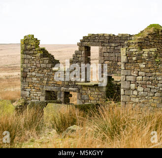 Rovinato colonica Turton Moor, West Pennine Moors, Lancashire, Inghilterra. Foto Stock