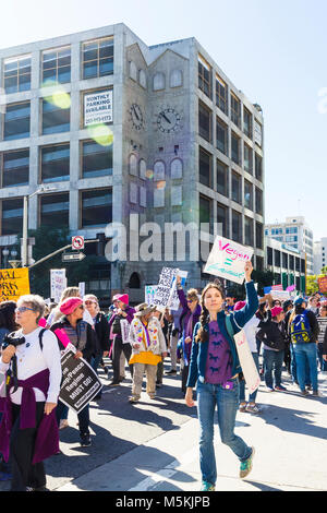 Donna di marzo nel centro cittadino di Los Angeles, 20 Gennaio 2018 Foto Stock