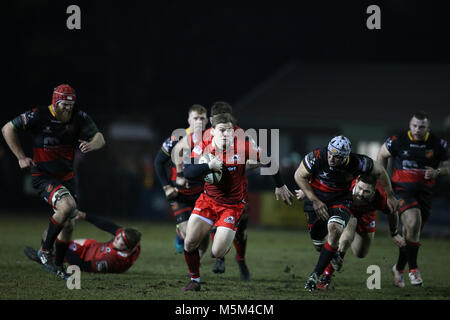 Ebbw Vale, in Galles, 23 feb 2014. Nathan Fowles di Edinburgh rugby © fa una pausa . Guinness Pro14 partita di rugby, draghi v Edinburgh Rugby presso Eugene Cross Park di Ebbw Vale, South Wales, Venerdì 23 Febbraio 2018.pic da Andrew Orchard/Alamy Live News Foto Stock