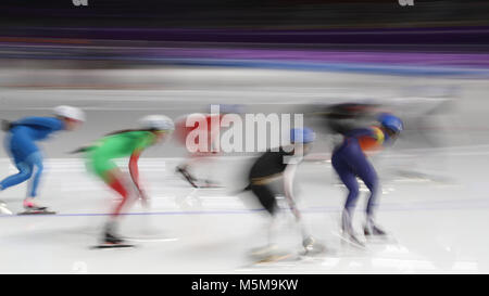 Gangneung, Corea del Sud. 24 Febbraio, 2018. La pratica del pattinaggio di velocità: le donne di mass start finale al ovale Gangneung durante il 2018 Pyeongchang Giochi Olimpici Invernali. Credito: Scott Kiernan Mc/ZUMA filo/Alamy Live News Foto Stock