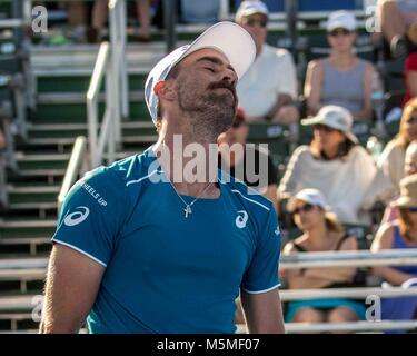 Delray Beach, FL, Stati Uniti d'America. 24 Febbraio, 2018. STEVE JOHNSON (US) mostra la delusione come egli è battuto 7-6, 6-3 nel Delray Beach Open singles semi-finale a Delray Beach Tennis Stadium di PETER GOJOWCZYK Credito: Arnold Drapkin/ZUMA filo/Alamy Live News Foto Stock