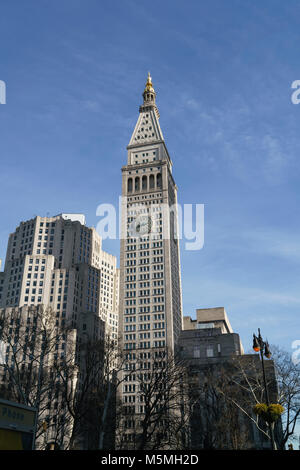 Metropolitan Life Insurance Company Tower (1909) e la vita metropolitana North Building (sinistra) Foto Stock