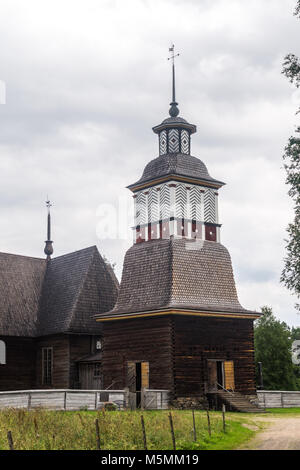 In legno antico, churge Petajavesi, Finlandia. Tradizionale architettura finlandese Foto Stock