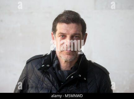 Slaven Bilic, il manager della Nazionale croata di calcio, arriva alla BBC studios per una intervista televisiva Foto Stock