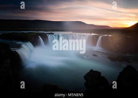 Cascate Godafoss e paesaggio, Islanda, Europa Foto Stock