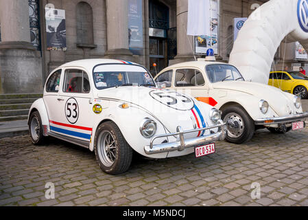 Bruxelles, Belgio - 16 febbraio: una Sheik vuole acquistare il presidente dell'Uruguay VW Beetle per 1 milioni di euro. Old Fashion VW Beetle Herbie stile in Bruxelles Foto Stock