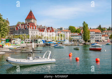 Marina e Château d'Ouchy al porto di Ouchy a Losanna sul Lago di Ginevra Foto Stock