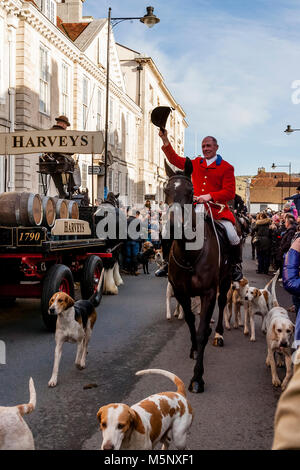 Il Southdown e Eridge Suoneria tradizionale del Boxing Day Meeting, High Street, Lewes, Sussex, Regno Unito Foto Stock