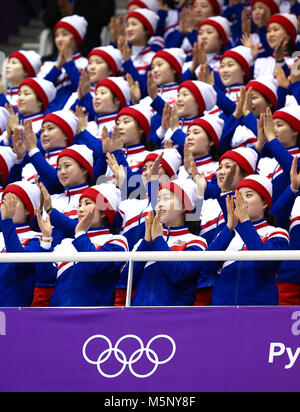 Gangneung, Corea del Sud. Xiv Feb, 2018. La Corea del Nord Cheer Squad durante il 2018 Pyeongchang Giochi Olimpici Invernali. Credito: Jon Gaede/ZUMA filo/Alamy Live News Foto Stock