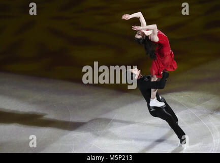 Pyeongchang, Corea del Sud. Il 25 febbraio, 2018. Tessa virtù/Scott moiré del Canada eseguire durante la figura pattinare evento di gala al 2018 PyeongChang Olimpiadi invernali in Gangneung Ice Arena, Corea del Sud, nel febbraio 25, 2018. Credito: Han Yan/Xinhua/Alamy Live News Foto Stock