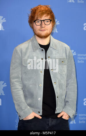 Berlino, Germania. Il 23 febbraio, 2018. Ed Sheeran durante il 'Songwriter' photocall al 68esimo Festival Internazionale del Cinema di Berlino/Berlinale 2018 il 23 febbraio 2018 a Berlino, Germania. | Utilizzo di credito in tutto il mondo: dpa/Alamy Live News Foto Stock