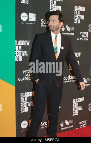 Glasgow, Scotland, Regno Unito. Il 25 febbraio 2018. Attore David Tennant sul tappeto rosso a una foto per il cinema europeo premiere di voi, me e lui, presso la Glasgow Film Theatre (GFT), in Scozia. Voi, Me e lui è 'un frizzante Bridget-Jones-style romp,' e co-starring sono Faye Marsay e Lucy Punch. Questo screening è parte del Local Heroes strand presso la Glasgow Film Festival 2018 (GFF), che corre fino al 4 marzo, 2018. Iain McGuinness / Alamy Live News Foto Stock