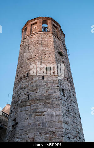 Amelia (Terni Umbria Italia): edifici storici della città vecchia. Torre Foto Stock