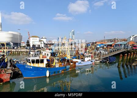 Centro storico di Porto di campanatura in Portsmouth Inghilterra Hampshire REGNO UNITO Foto Stock