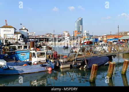 Centro storico di Porto di campanatura in Portsmouth Inghilterra Hampshire REGNO UNITO Foto Stock