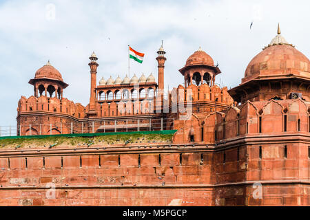 Red Fort una architettura di Mughal fatta di pietra arenaria a Delhi. Un sito patrimonio mondiale dell'UNESCO Foto Stock