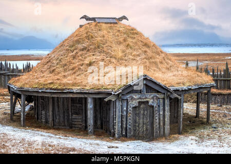 Tradional viking turf casa del tetto, vicino a Hofn, Islanda. Foto Stock