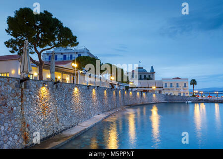 Case nel porto di Spetses, Grecia. Foto Stock