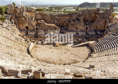 Il vecchio stadio della città antica di Perge in Turchia a Antalya. Foto Stock