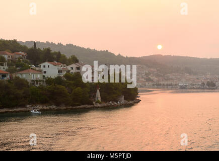 Sunrise a Vela Luka sull isola di Korcula, Croazia. Foto Stock