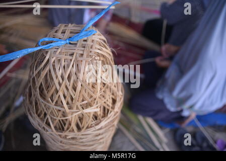 Palo di bambù cestelli per la vendita Foto Stock