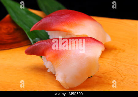 Il surf Stimpson clam Hokkigai giapponese crudo fresco sashimi sushi Foto Stock