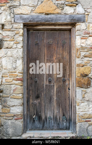 Vecchio portone in legno presso la missione di San Juan in Texas Foto Stock