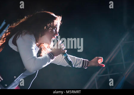 Katy B all'Evolution Festival, Newcastle Foto Stock