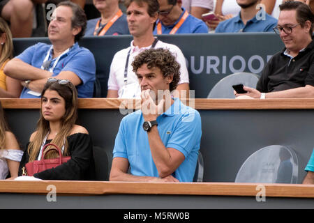 Rio De Janeiro, Brasile. Il 25 febbraio, 2018. Diego Schwartzman (ARG) è l'uomo sceglie il campione del Rio Open torneo di tennis, tenutasi in Gustavo KUERTEN corte presso il Jockey Club di Gávea, a sud di Rio de Janeiro, la domenica pomeriggio. (Foto: Delmiro Junior/Foto Premium) Credito: Eduardo Carmim/Alamy Live News Foto Stock