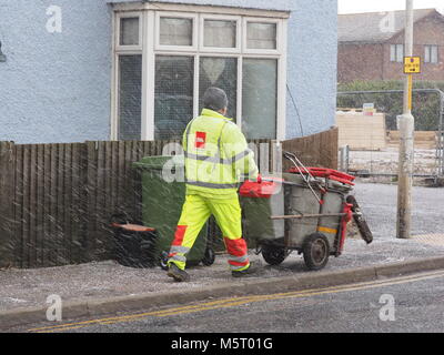 Sheerness, Kent, Regno Unito. 26 Febbraio, 2018. Regno Unito: Meteo la neve comincia a scendere nel Sheerness. Credito: James Bell/Alamy Live News Foto Stock