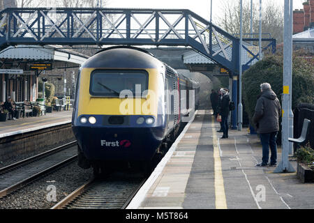 Great Western Railway HST treno diesel che arrivano a Evesham stazione ferroviaria, Worcestershire, England, Regno Unito Foto Stock