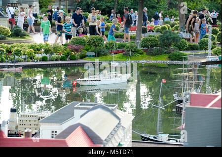 I mattoncini Lego per Royal Yacht Dannebrog a Copenhagen, in Danimarca nel Mini area di terra a Legoland a Billund Resort aperto 1968 a Billund in Danimarca. 7 agosto 2015 Foto Stock