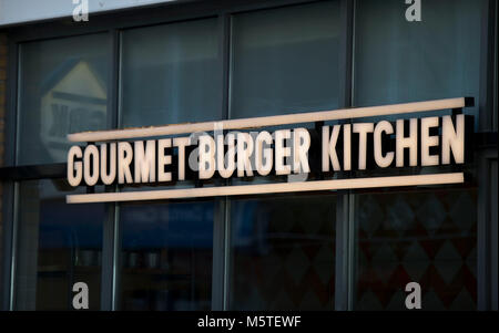 Gourmet Burger Kitchen sign logo. Foto Stock