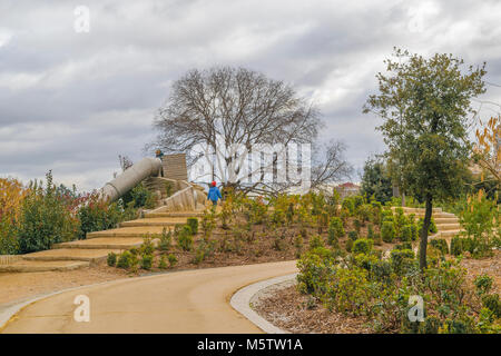 Giorno urbano scena invernale al distretto di Arganzuela park, Madrid, Spagna Foto Stock