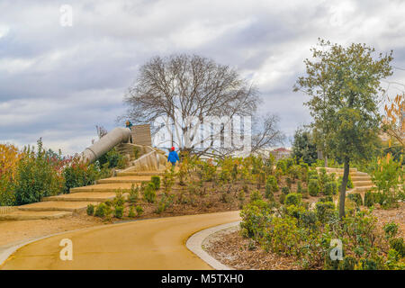 Giorno urbano scena invernale al distretto di Arganzuela park, Madrid, Spagna Foto Stock